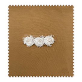 Aplique 3 Flores Blancas Perlas