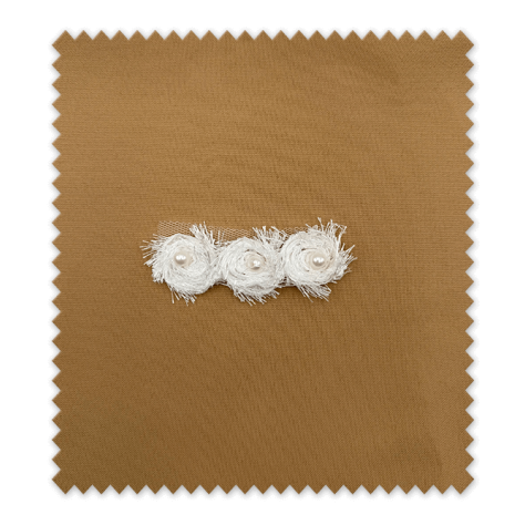 Aplique 3 Flores Blancas Perlas