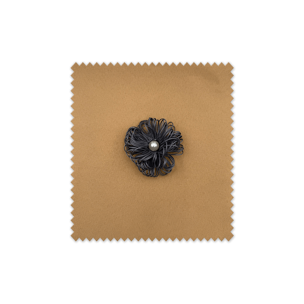 Flor de Hilos Perla centro Antracita para coser