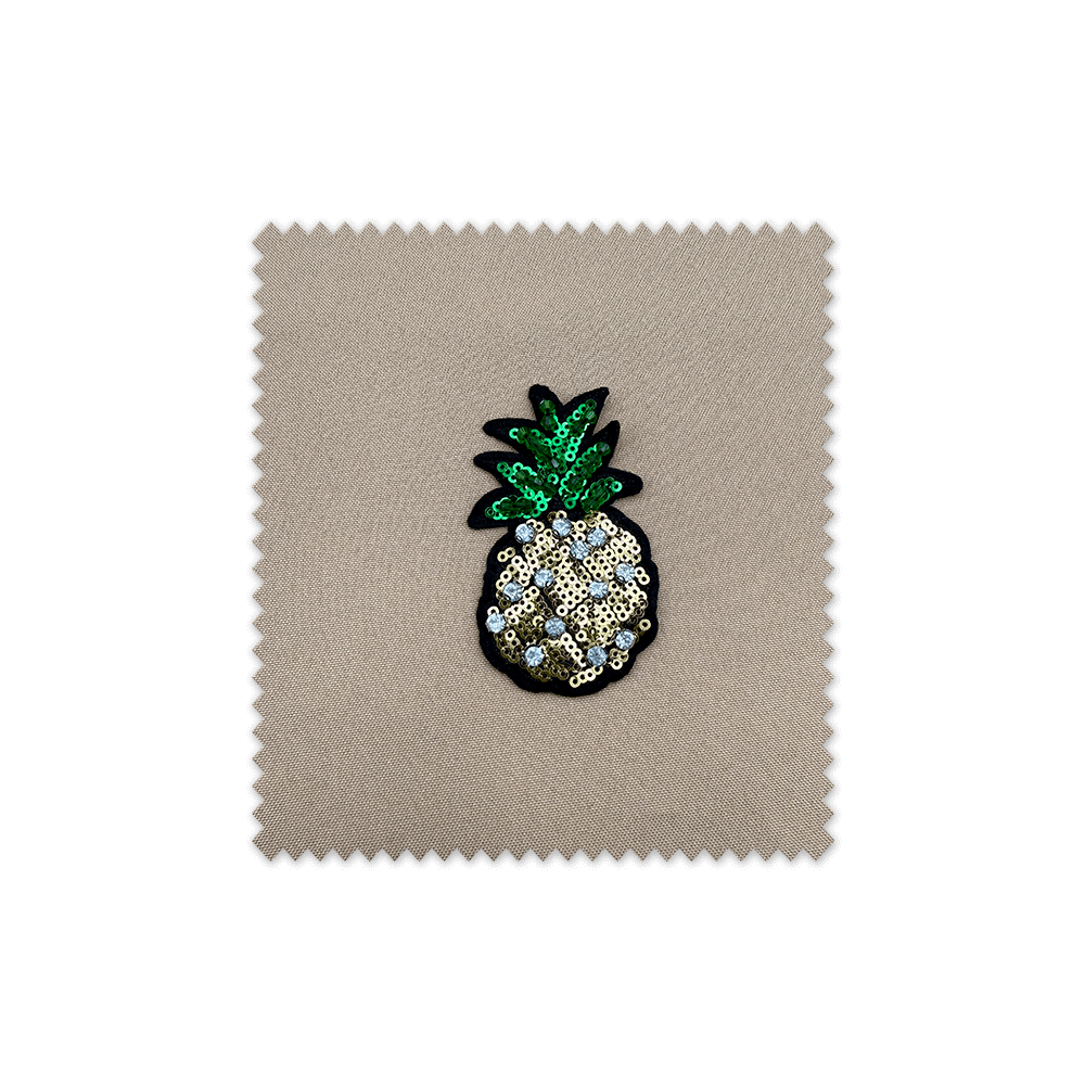 Aplique piña con brillantes blancos