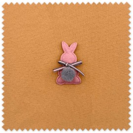 Parche infantil con diseño de conejo gris y pompón