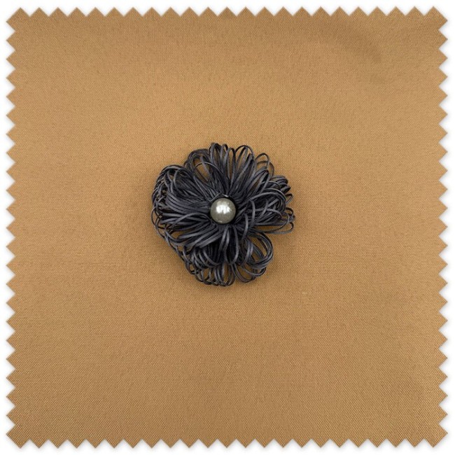 Flor de Hilos Perla centro Antracita para coser