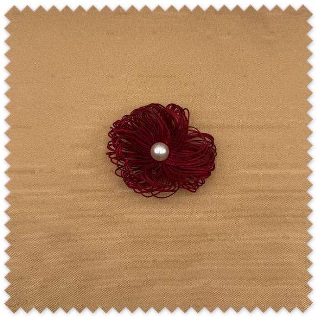 Flor de Hilos Perla centro Granate para coser