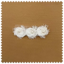 Flores Blancas Decorativas con Perlas al mejor precio