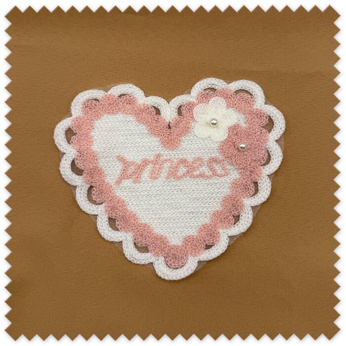 Parche Princess rosa para personalizar prendas
Parche corazón rosa para mochilas y bolsos
