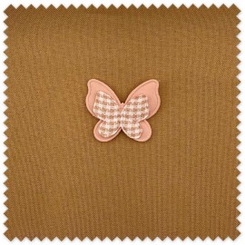 Parche bordado mariposa rosa para personalizar prendas