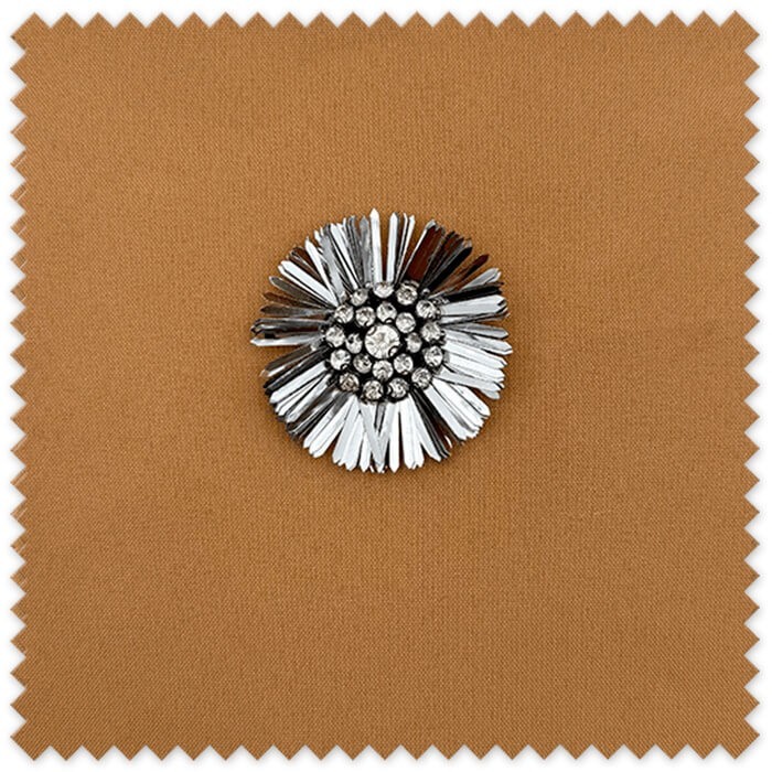 Flor Decorativa Margarita Plata Strass Centro