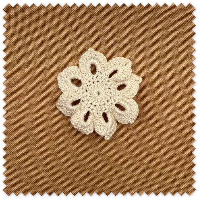 Aplicación flor crochet crudo decorativa
Flor tejida ganchillo para ropa infantil