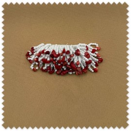 Aplique para vestidos
Aplique con piedras blancas