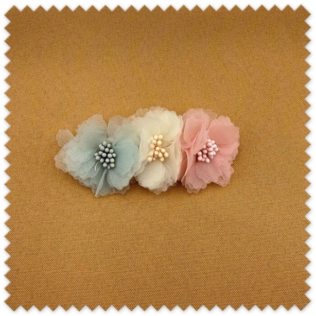 Aplique de tres flores de tul de colores para ropa, vestidos e indumentaria