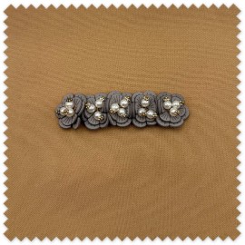 Aplique flores de ante y perlas topo para ropa, vestidos e indumentaria