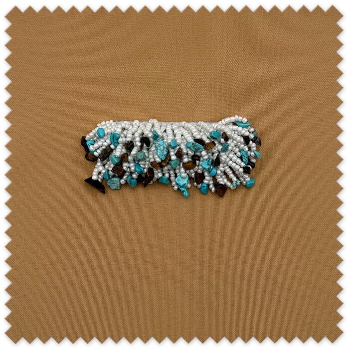 Aplique tiras con piedras blancas, turquesa y marrón para decorar prendas, vestidos, complementos y trabajos de costura.