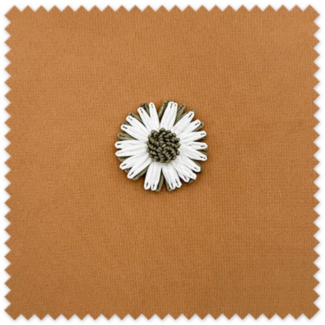 Flor de Rafia Verde y Blanco ideal para decoraciones y moda