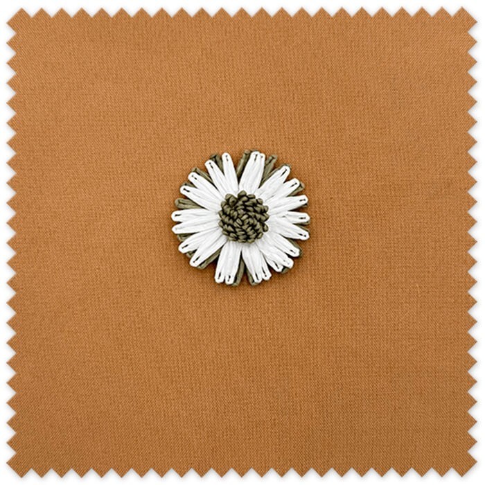 Flor de Rafia Verde y Blanco ideal para decoraciones y moda