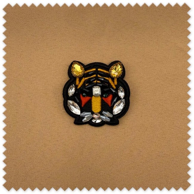 arche Tigre con Piedras de Colores para Ropa