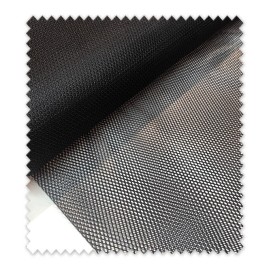 Tela mesh negra con estructura de rejilla transpirable