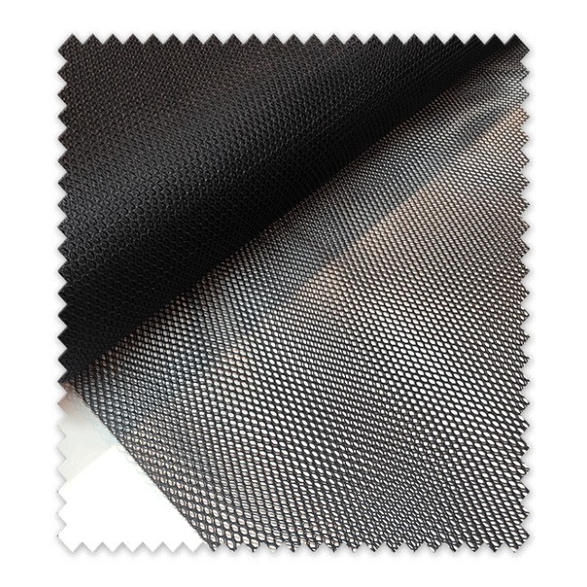 Tela mesh negra con estructura de rejilla transpirable