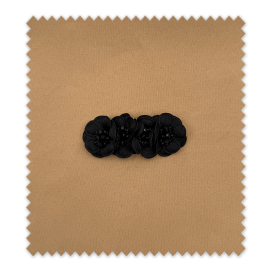 Aplique Flores y Perlas Negro – Detalle elegante para prendas y complementos | Venta de Telas Online