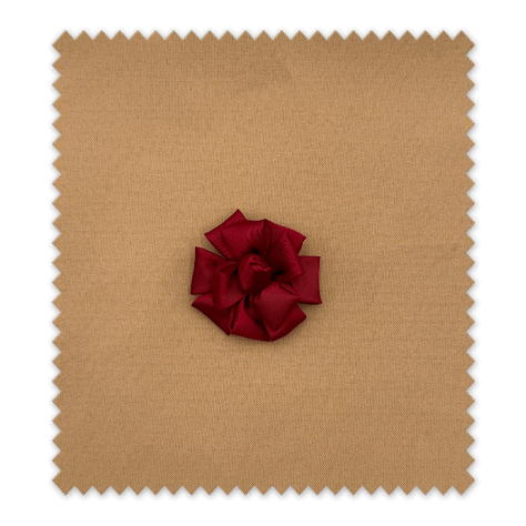 Aplique Rosa Satinada Rojo Sangre – Toque sofisticado y llamativo Aplique Rosa Satinada Rojo Sangre – Toque sofisticado y llamativo