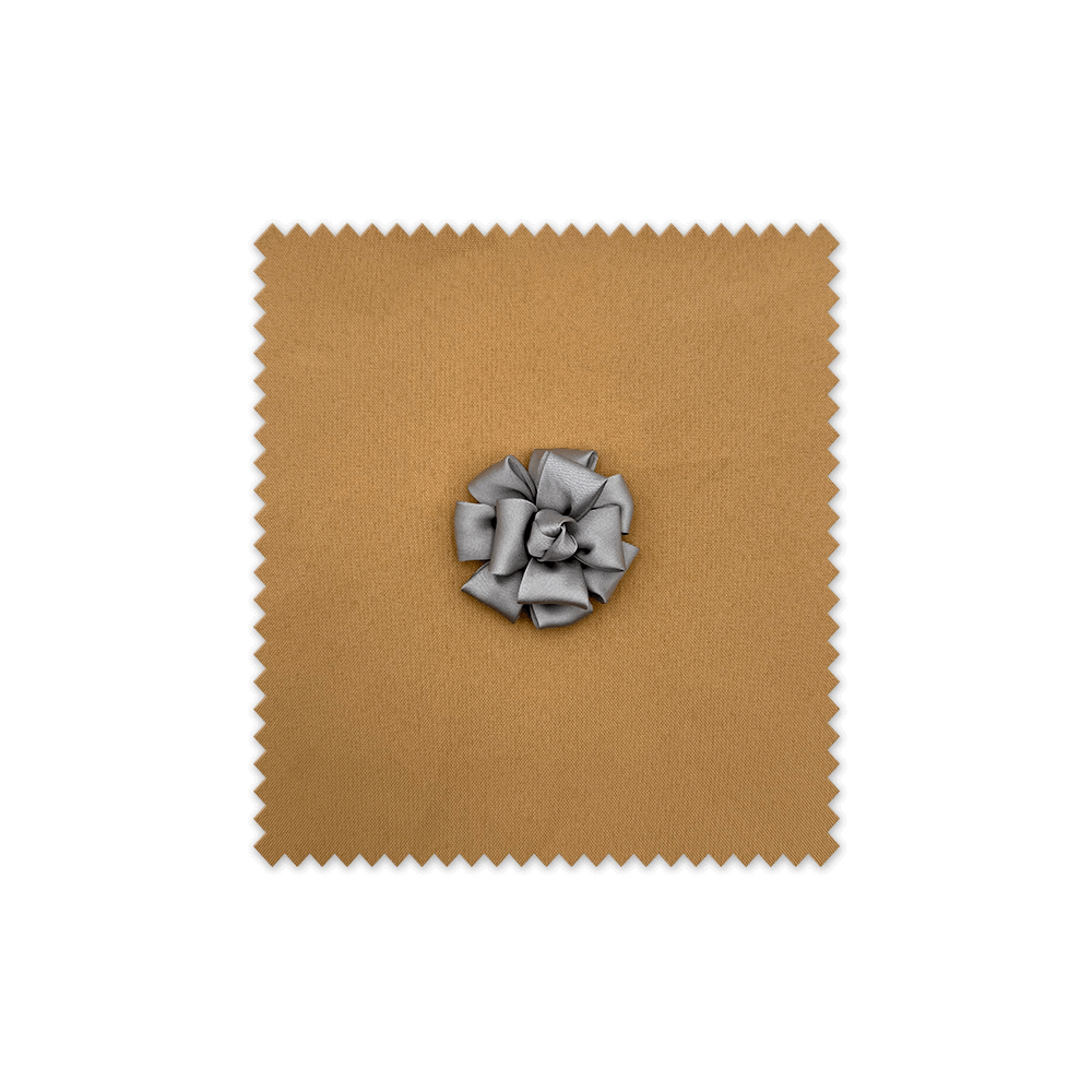 Aplique Rosa Satinada Gris · Adorno delicado para proyectos creativos | Venta de Telas Online