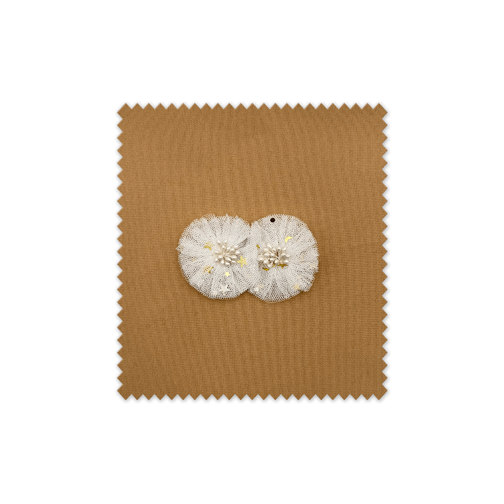 Aplique de Flores Blanco con Tul Suave y Brillo de Estrellas – Ideal para vestidos y accesorios