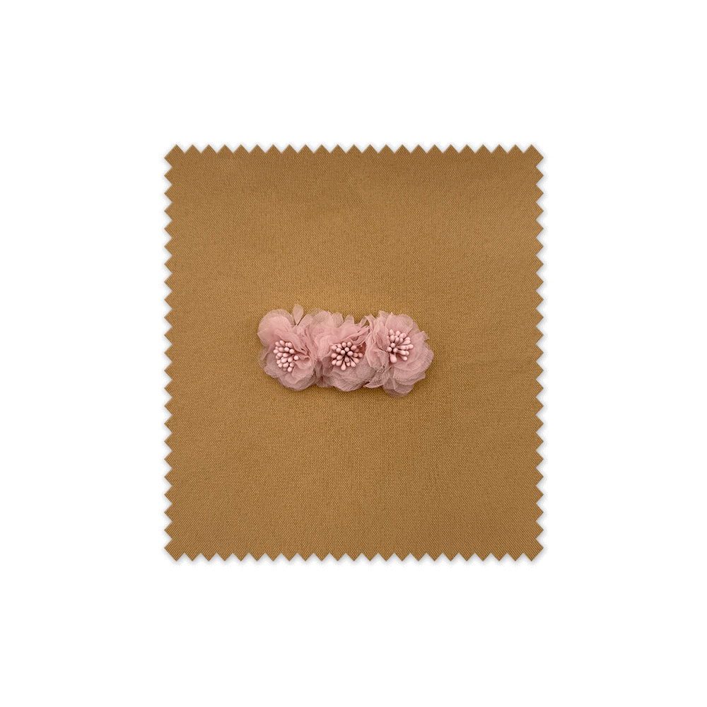Aplique de Flores Tul Rosa Empolvado – Detalle decorativo para vestidos y accesorios